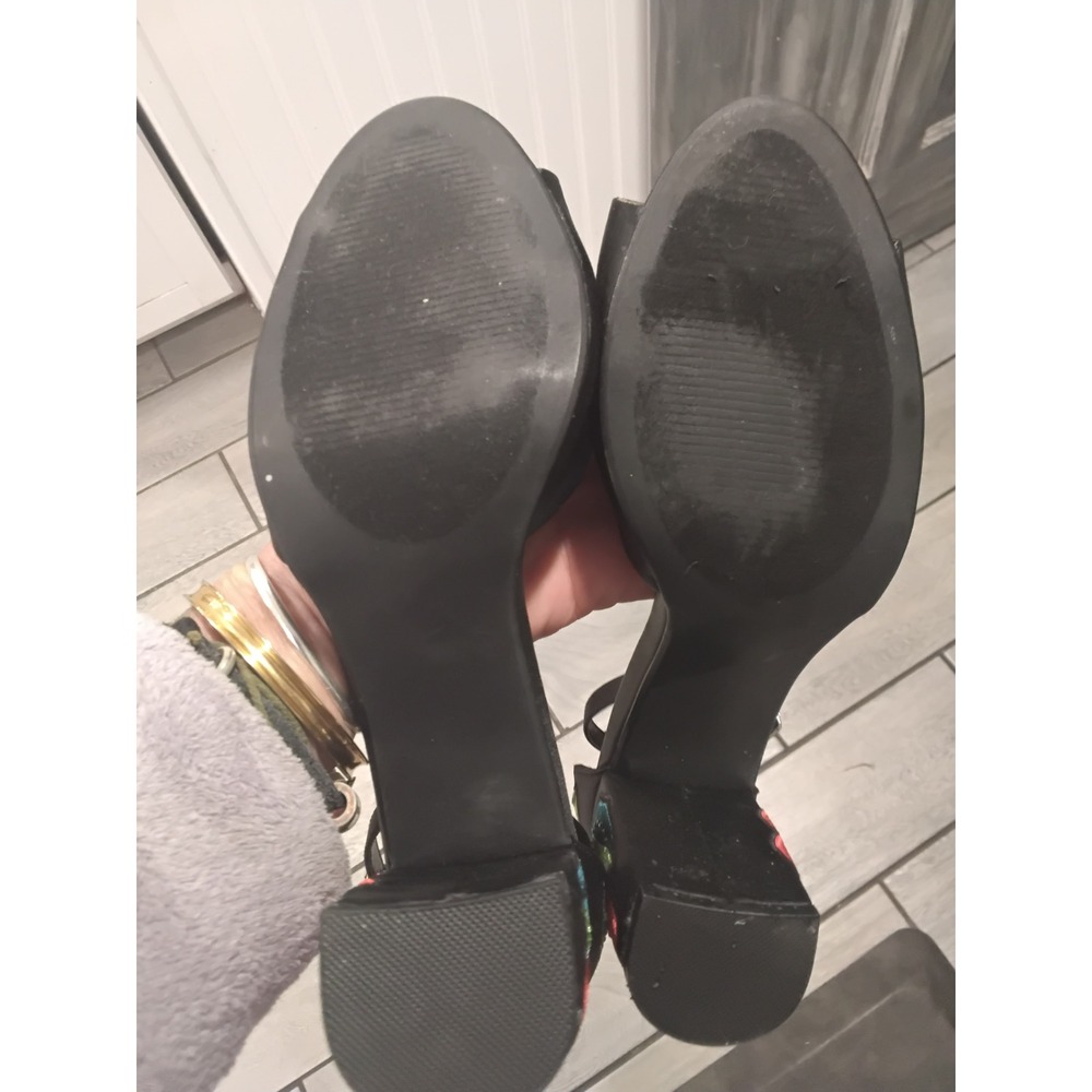 Steve Madden Merlys Black Satin Floral Embroidered Sequin Block Heel  9.5M - Picture 6 of 7